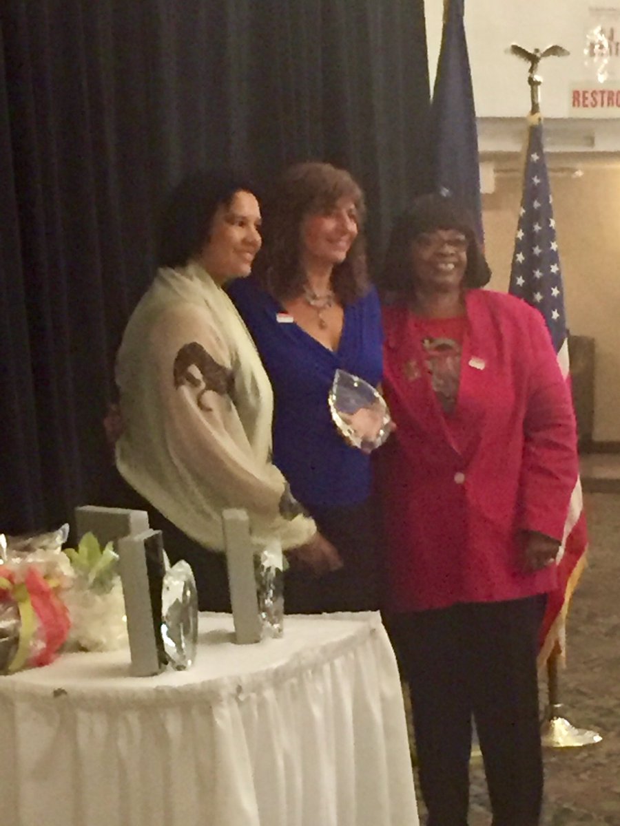 LaborAwards's tweet photo. @nynurses President Judy Sheridan-Gonzalez receives the "Tying Communities Together" Award for her fight for workers. #LaborAwards https://t.co/4ds6NHGdNg
