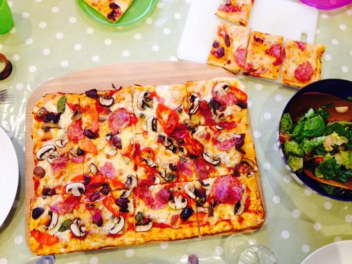 bigcheesemaking's tweet photo. Sonja's pizza topped with Mozzarella made from The Big Cheese Making Kit! Yum! https://t.co/vJgOMa3TMo #foodie #giftideas #cheesekit #cheese https://t.co/M7RuesGpZT