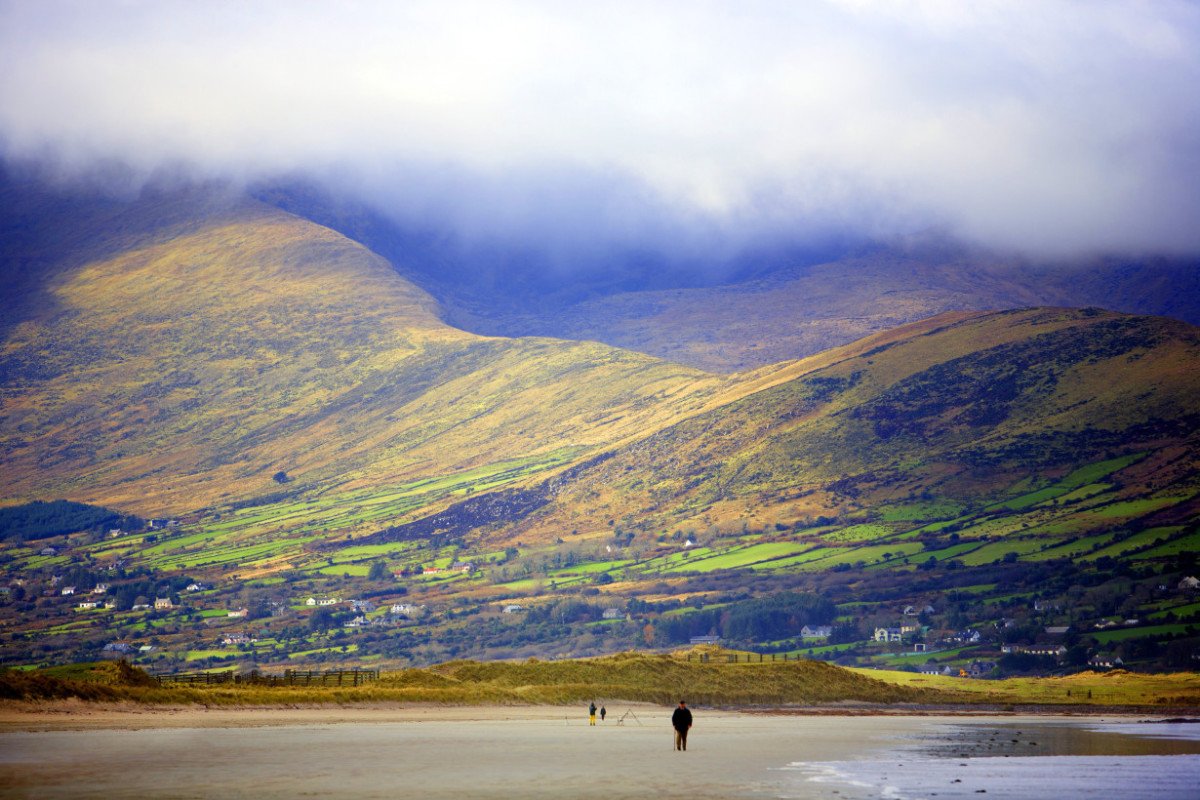 ZennonWellness's tweet photo. Ireland the place of writers, sheep and, since two decades, amazing tech companies! Learn more: https://t.co/yIUgKrSq81 #TechLifeIreland https://t.co/ws3ZNbti7C