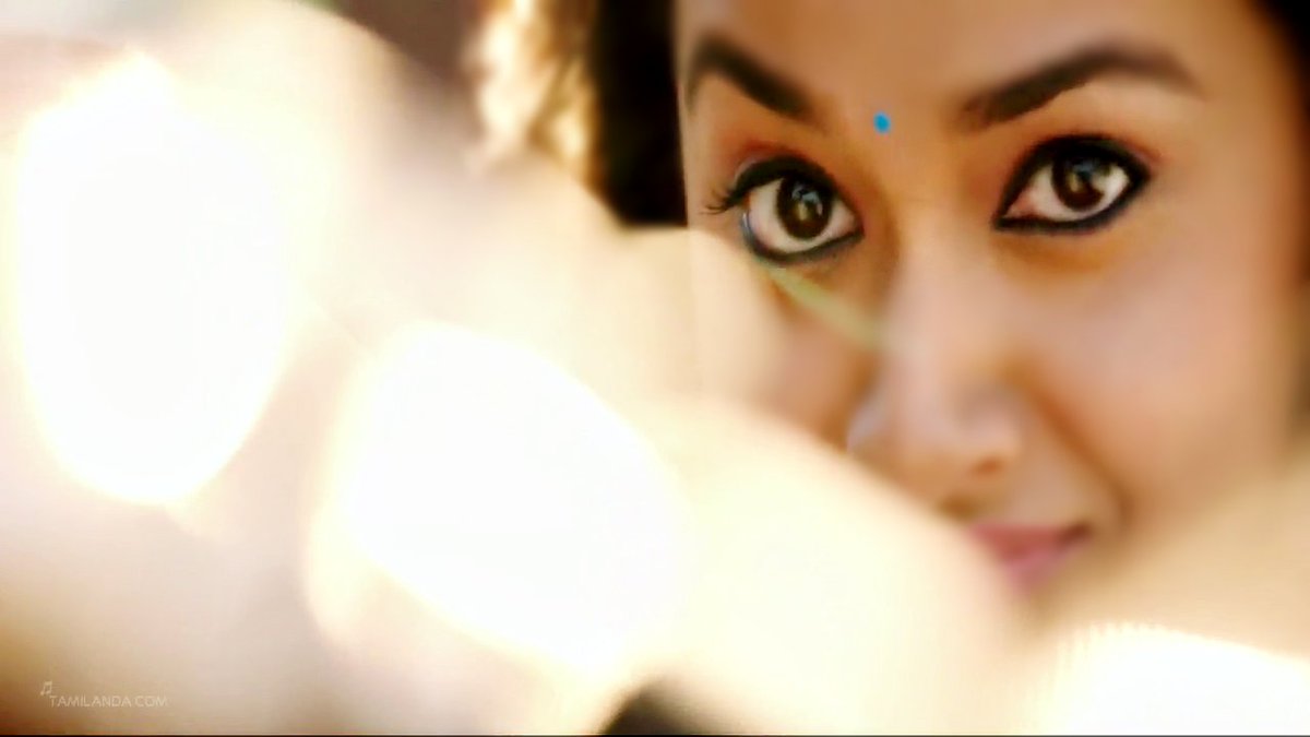 keerthy_lovers's tweet photo. @KeerthyOfficial Kannazhaghe... Perazhagae...
Penazhagae... En Azhagae... https://t.co/ijdxI7u3kI