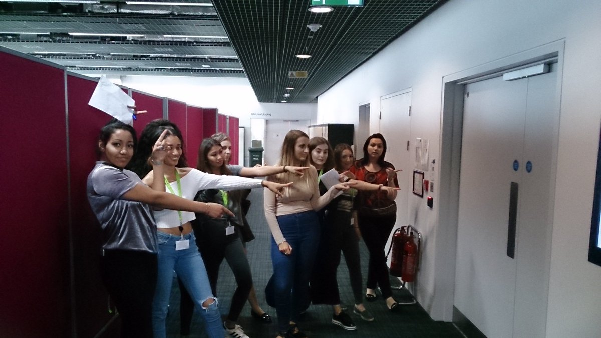 TabletFiveTrail's tweet photo. #teamswankers #withouttheS #joinravensbourne #raveexit https://t.co/AEW8BkNMZ7