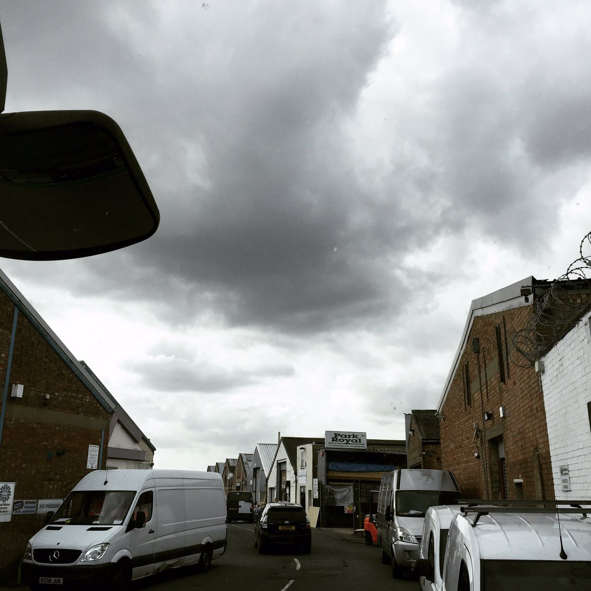 FilmflowLtd's tweet photo. Looks like the #heavens are going to open here in #parkroyal 🌧
#propreturns #transport #photography #film #tv #events #commercial #filmflow https://t.co/Qr02hSMJ5V