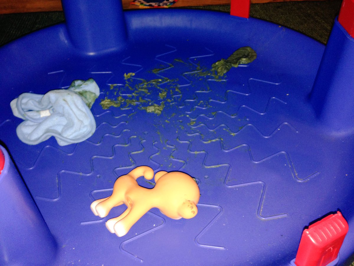 snarkypwife's tweet photo. No one warned me that this could and would happen. #diaperfail #allthepoop #momlife #sahm https://t.co/c26A6WjJSl