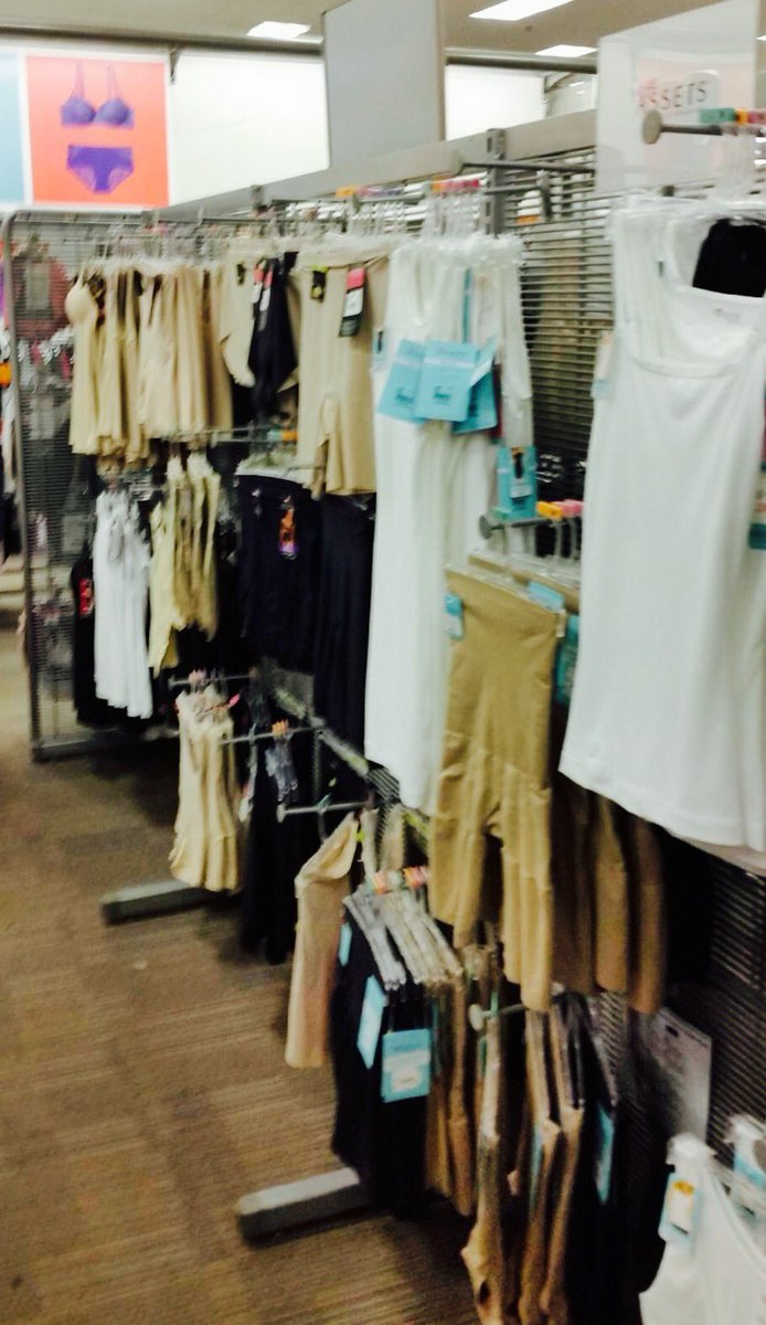 T1371 Intimate Assets wall is on point👌🏻 <a href="/AlliePrice105/">Allie</a> @JoltinJoeM <a href="/jgarrison36/">Jordan Garrison</a>  #D355BAM