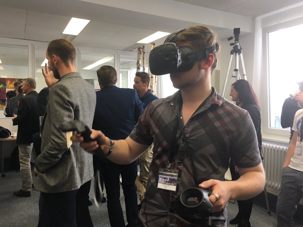 neeerdscomp's tweet photo. Mit der #Vive auf der #VDCTZ! https://t.co/HxfbT4g1Jf