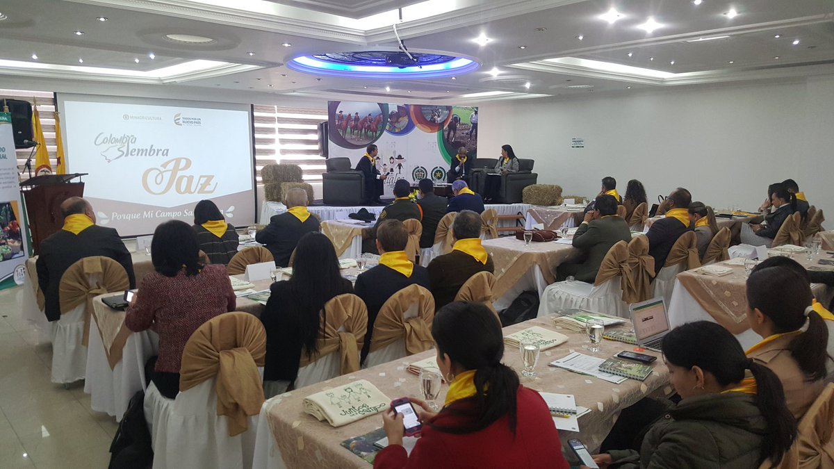 MG_GonzalezH's tweet photo. Con el conversatorio sobre trazabilidad animal y salubridad se da inicio al tercer encuentro de entidades gremiales #JuntosConElCampo. https://t.co/uXKMGAaM1S