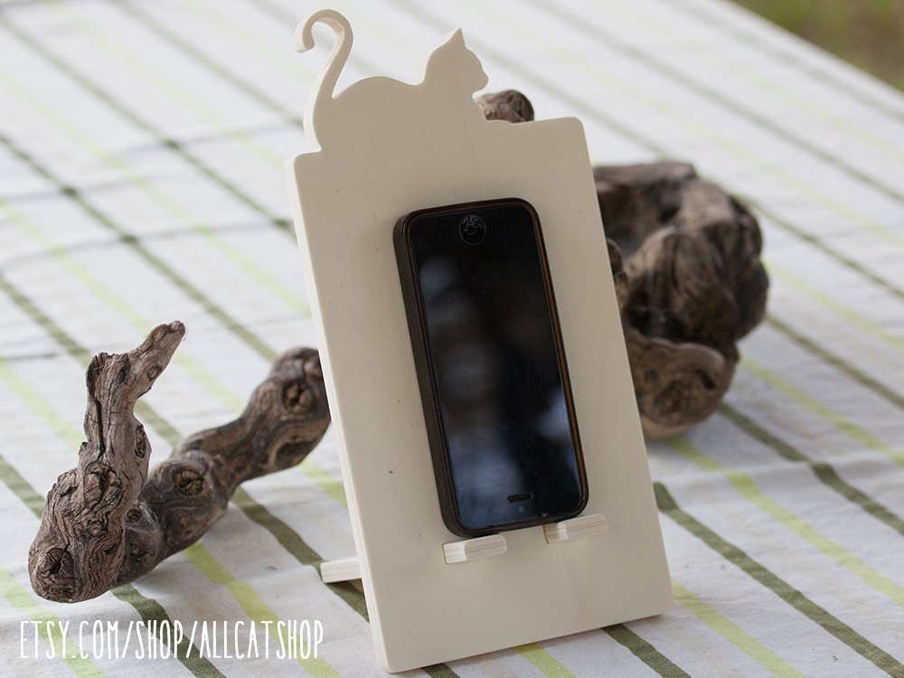 CatsMagazine's tweet photo. https://t.co/qDZrtDQdad Cat Shaped Mobile Phone Holder, iPhone stand #cats #catlovers #mobilephonestand #iPhone @Etsy https://t.co/i4CCM4yTv1