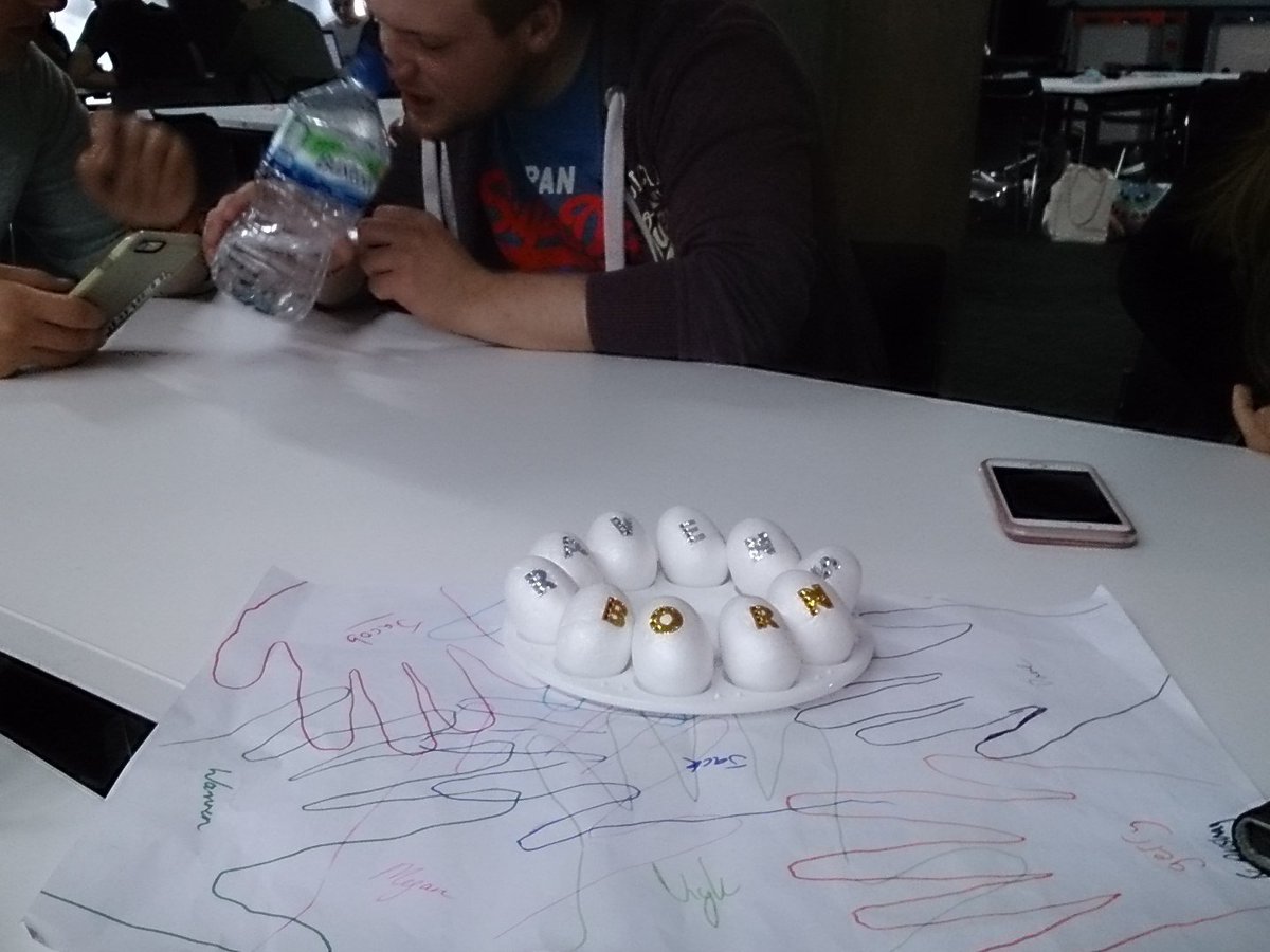 TabletOneTrail's tweet photo. #ravensborn
#fashionablyengineering
#joinravensbourne
#winning https://t.co/PeTl3Xuznh