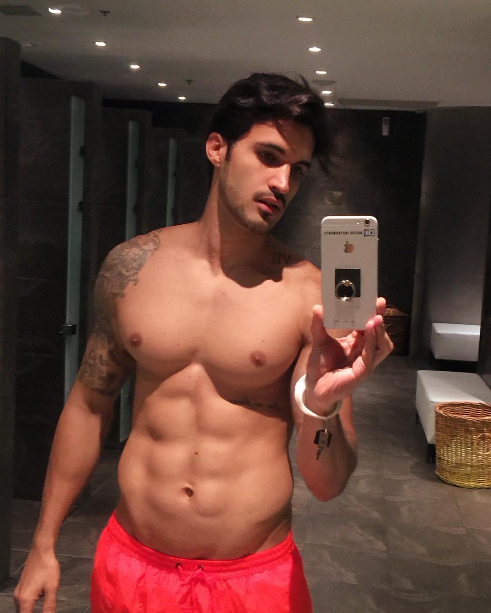 Nick_Bonaggio's tweet photo. Time for Spa 🛀🏻 Thai Massage and Sauna 😅 #relaxing #spa #afterworkout #buda #bangkok https://t.co/NmaaMCFZcq