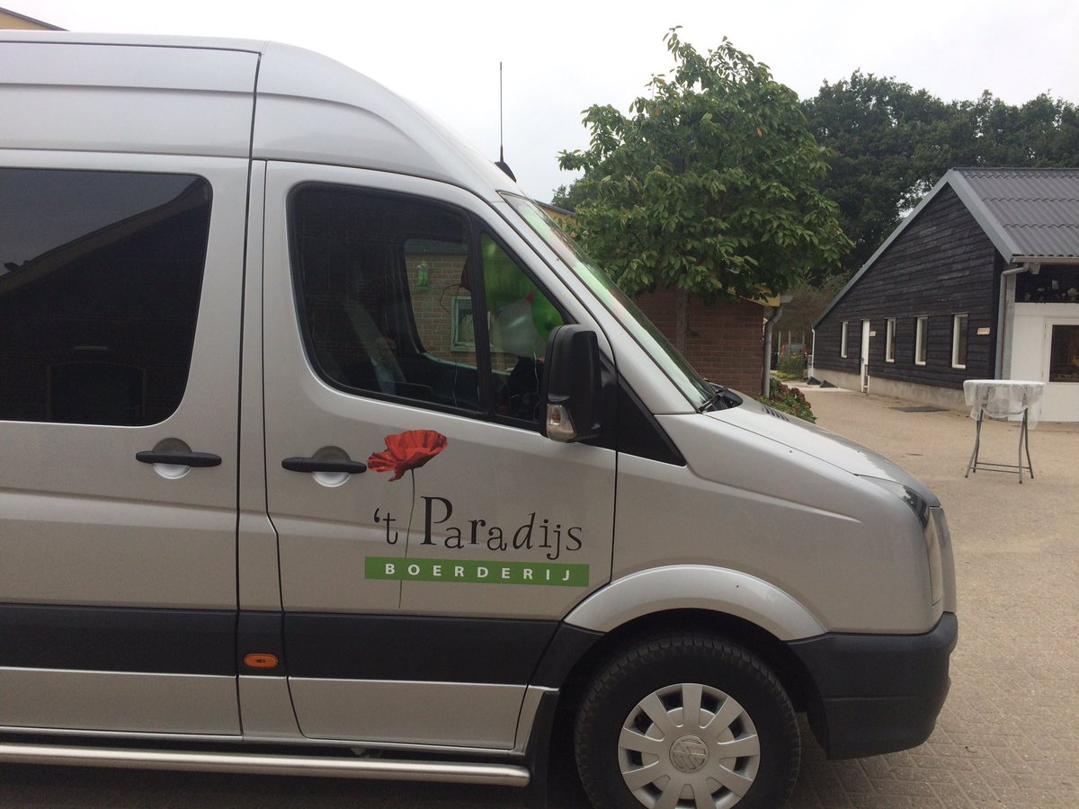 De nieuwe bus is in gebruik genomen bij zorgboerderij <a href="/ParadijsBveld/">'t Paradijs</a>. Dankzij sponsors en vrijwilligers! Gefeliciteerd!