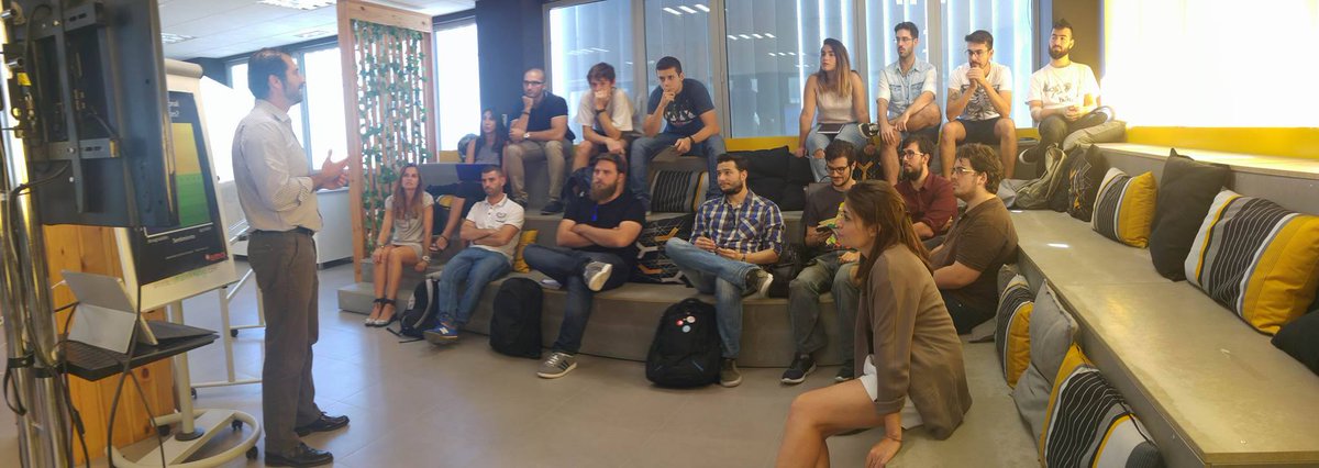 Comienza el Curso de Alto Rendimiento en Liderazgo para Emprendedores Universitarios en Link! #FelizJueves