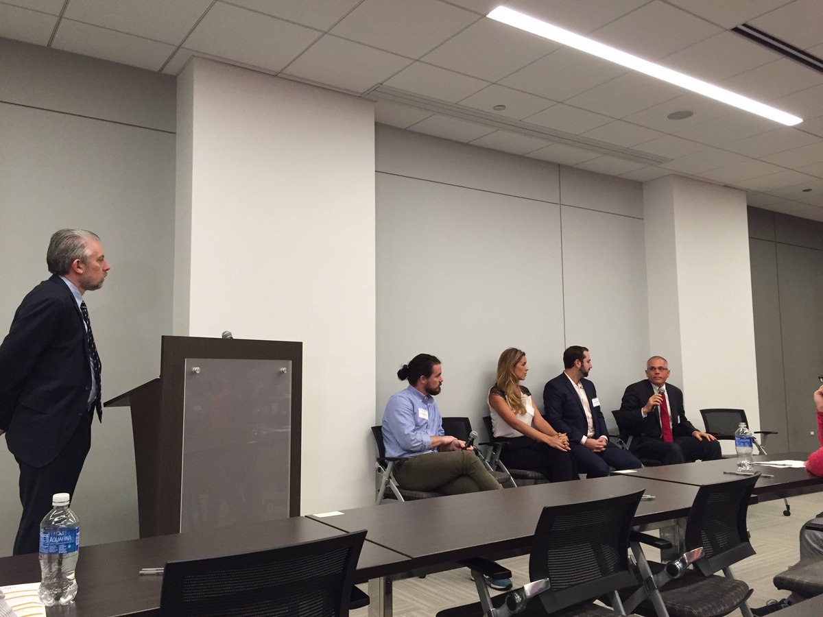 GeorgiaQuinnEsq's tweet photo. #realcapchicago off to a great start with @EarlyShares and @CrowdfundAttny @idisclose @OurSmallChange https://t.co/q3D6EhEVPP