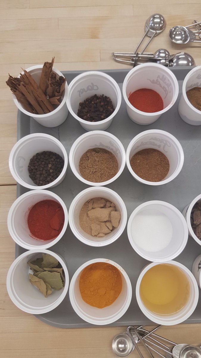 angelamalik's tweet photo. Brilliant Indian class @Leithscooking today! Everyone cooked the most fabulous tandoori poussin!! 🍗 https://t.co/amk2b73OLU