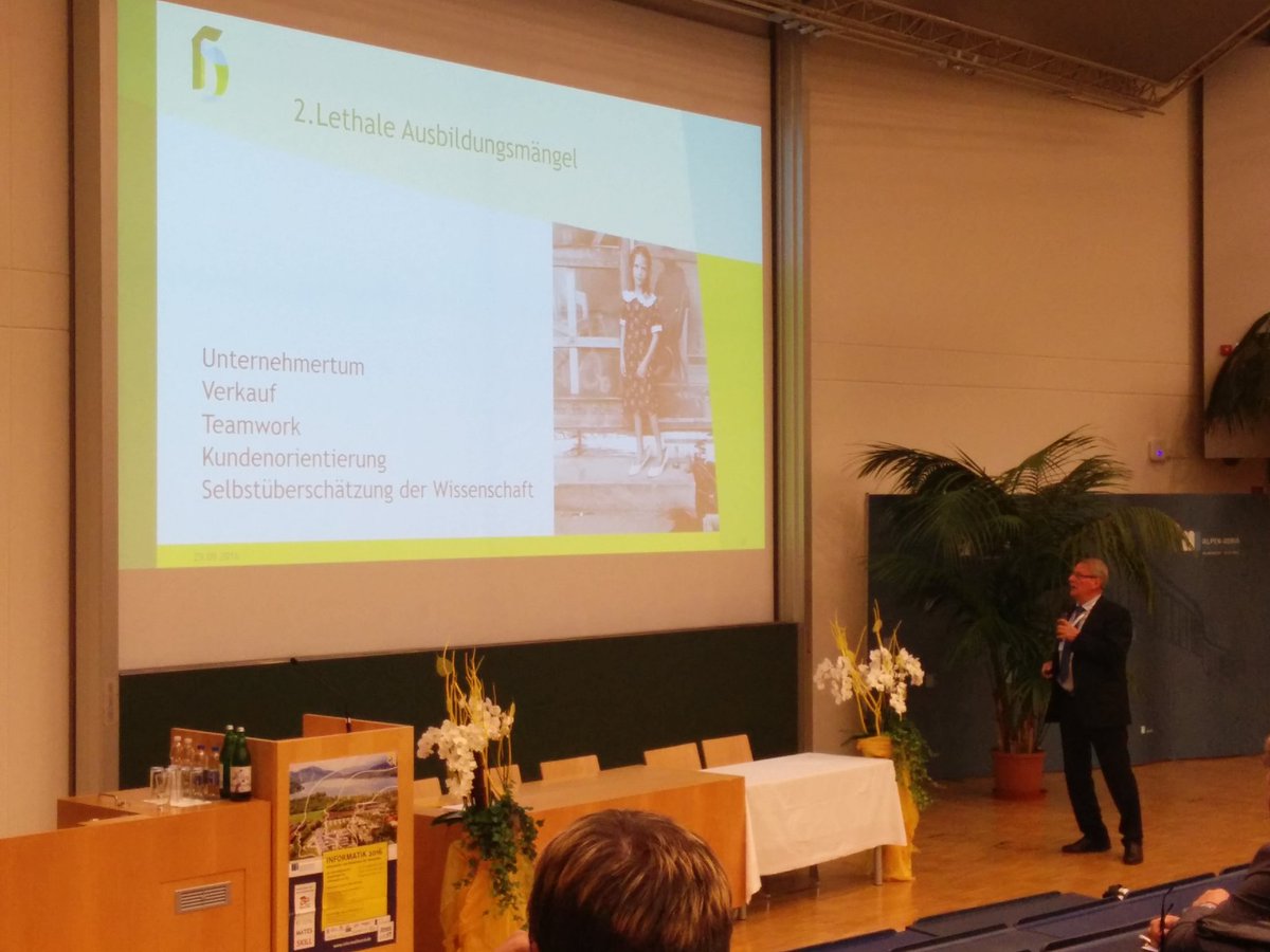 Informatik_2016's tweet image. Friedrich Hoepfner gibt auf der INFORMATIK2016 Tipps für Start Ups #informatik2016