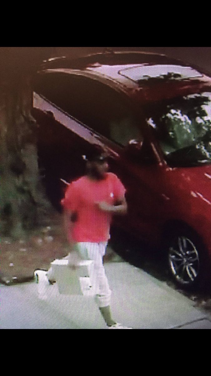 MPShomrim's tweet photo. BOLO: this man was seen stealing packages. Image taken at Flatlands and E.38th. Contact 911 and @MPShomrim (347-871-4357) with info. https://t.co/1OIK9fnCY8