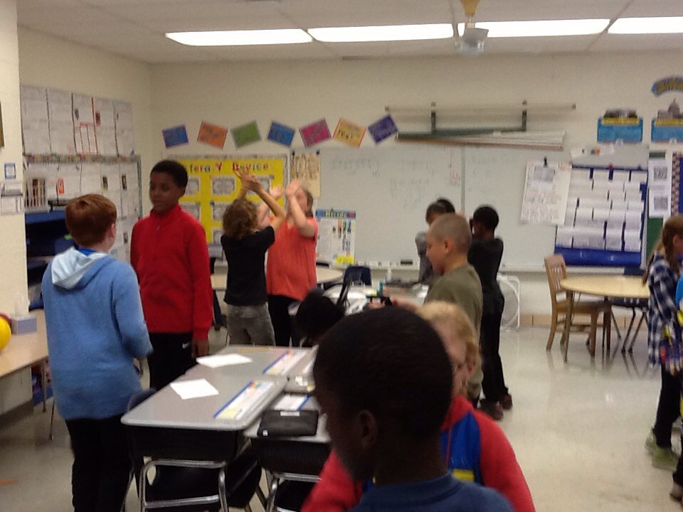 KWallace2014's tweet photo. Handshake challenge for a movement break today @WesternAve161 @KWallace2014 @ericlarson_PE #d161learns https://t.co/XLGBwZzh3x