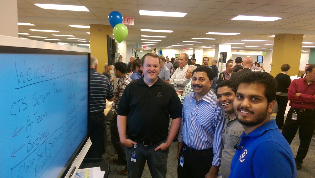 GershonAJr's tweet image. Nice turnout for the new lab in G2! #compozed