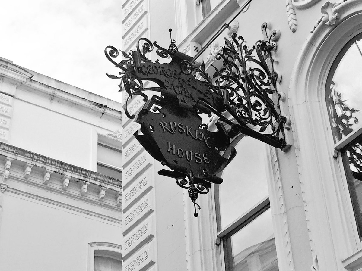 karina_casey's tweet photo. RUSHin to the finish line  #RushkinHouse #UCLPub2016 #teampaperchase #clue8 ✅ https://t.co/563AOx6Itl