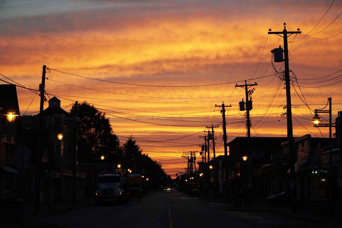 cresnotcresc's tweet image. Early morning beauty as the film crew start their day.
#Steveston
