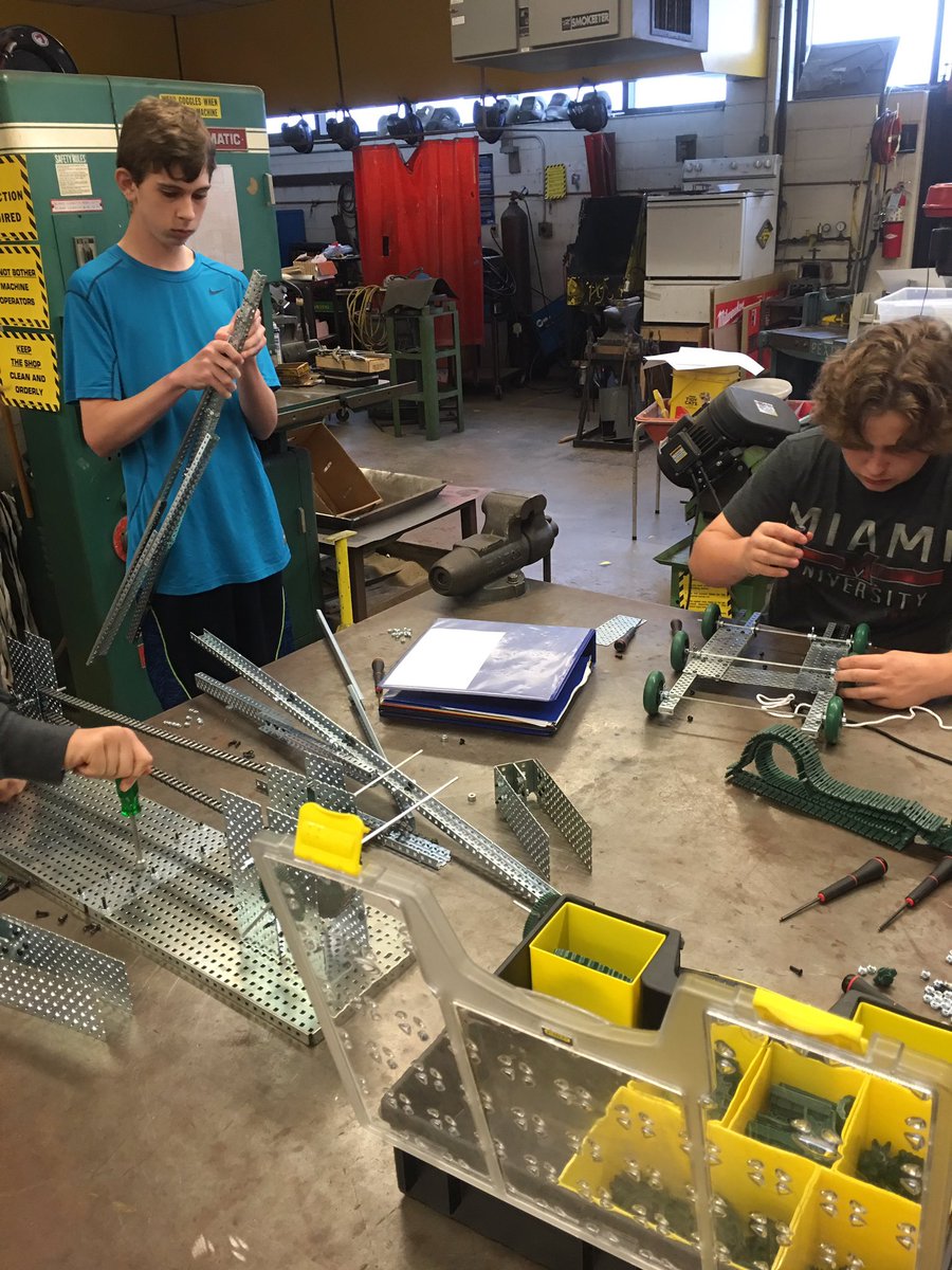 OHS_PLTW_Eng's tweet image. More POE complex machines. @OHS_PLTW_Eng #complexmachines #PLTW #OHS