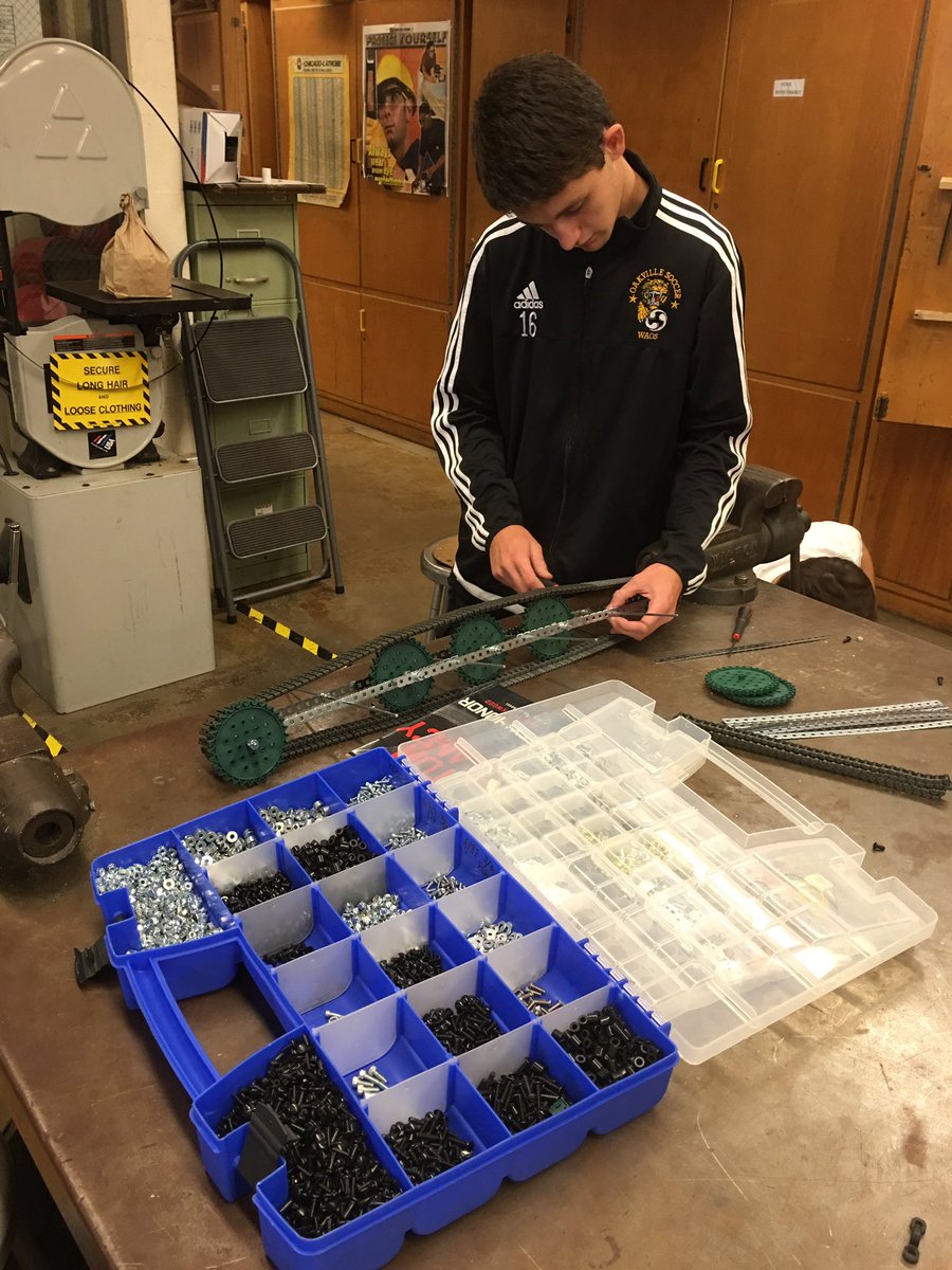 OHS_PLTW_Eng's tweet image. More POE complex machines. @OHS_PLTW_Eng #complexmachines #PLTW #OHS