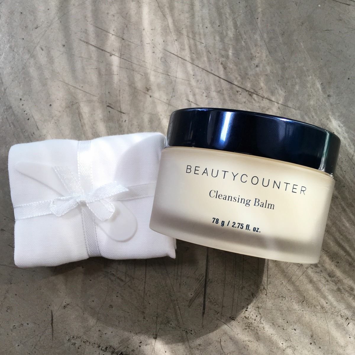 LBeautycounter's tweet photo. One of my #beautycounter favorites is still on sale through Friday!   #switchtosafer  https://t.co/IL3FtkqgrY
https://t.co/ldKxLrzxdZ https://t.co/AimYxtX83K