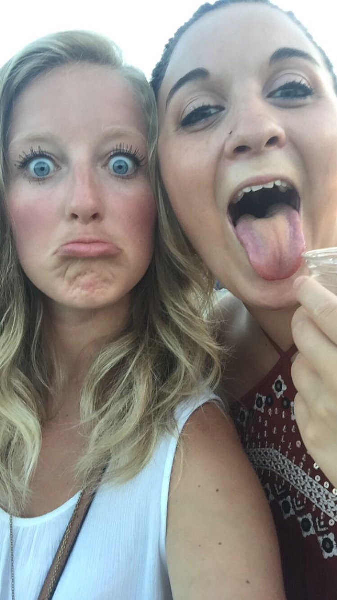 Happy 22nd to <a href="/LeahLevin5/">Leah Marie</a> !!