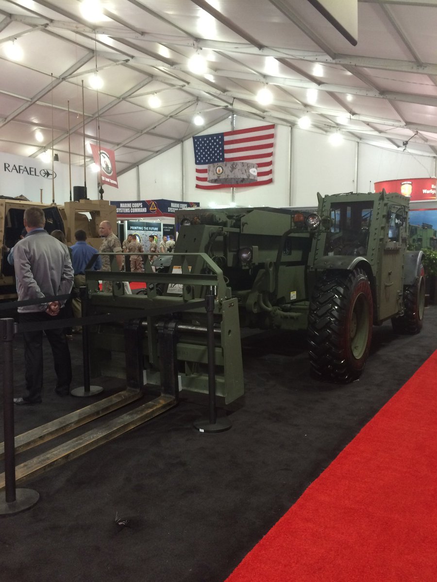 OshkoshDefense's tweet photo. Modernization is what we do. We're updating nearly 500 @USMC Extendable Boom Forklifts (EBFL-M) by 2017. #MDM2016 https://t.co/T7EwYVBBKe