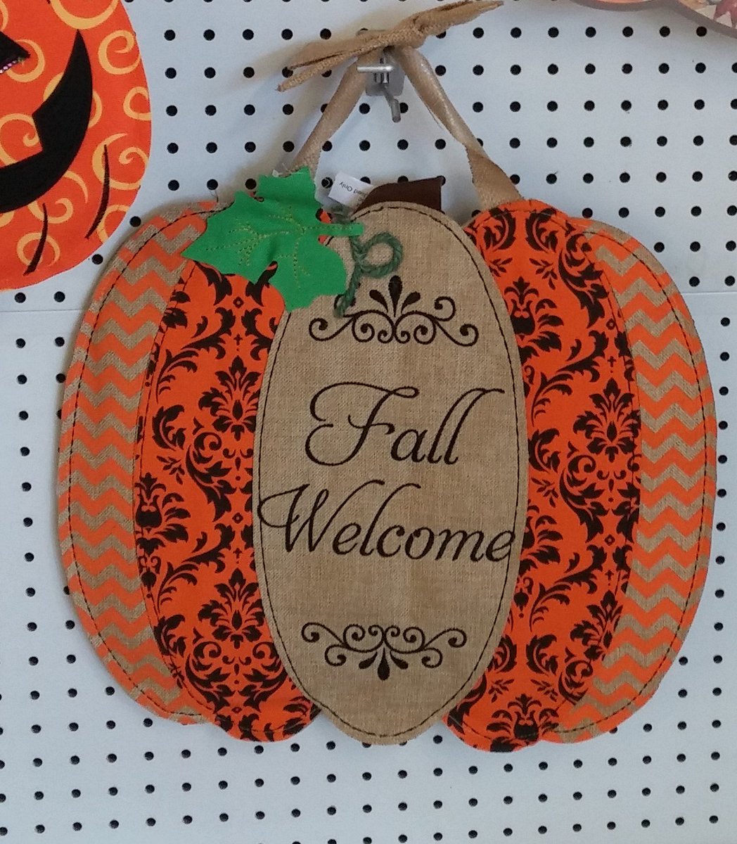 BufordStACE's tweet photo. Getting your #frontdoor ready for #fall has never been this #easy. #bufordstace #acehardware #gaffney #gdtba #decor #naturalfiber #plant https://t.co/SN4h1d9ZYT