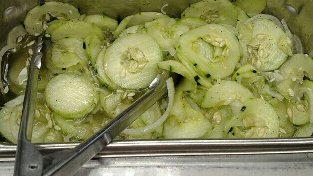 RLCafeteria's tweet photo. Apples &amp; Homemade cucumber salad on fruit &amp; salad bars and veggie snack packs for grab-n-go! #farmtoschool @RLJH_School @scpafood https://t.co/atORHi95er