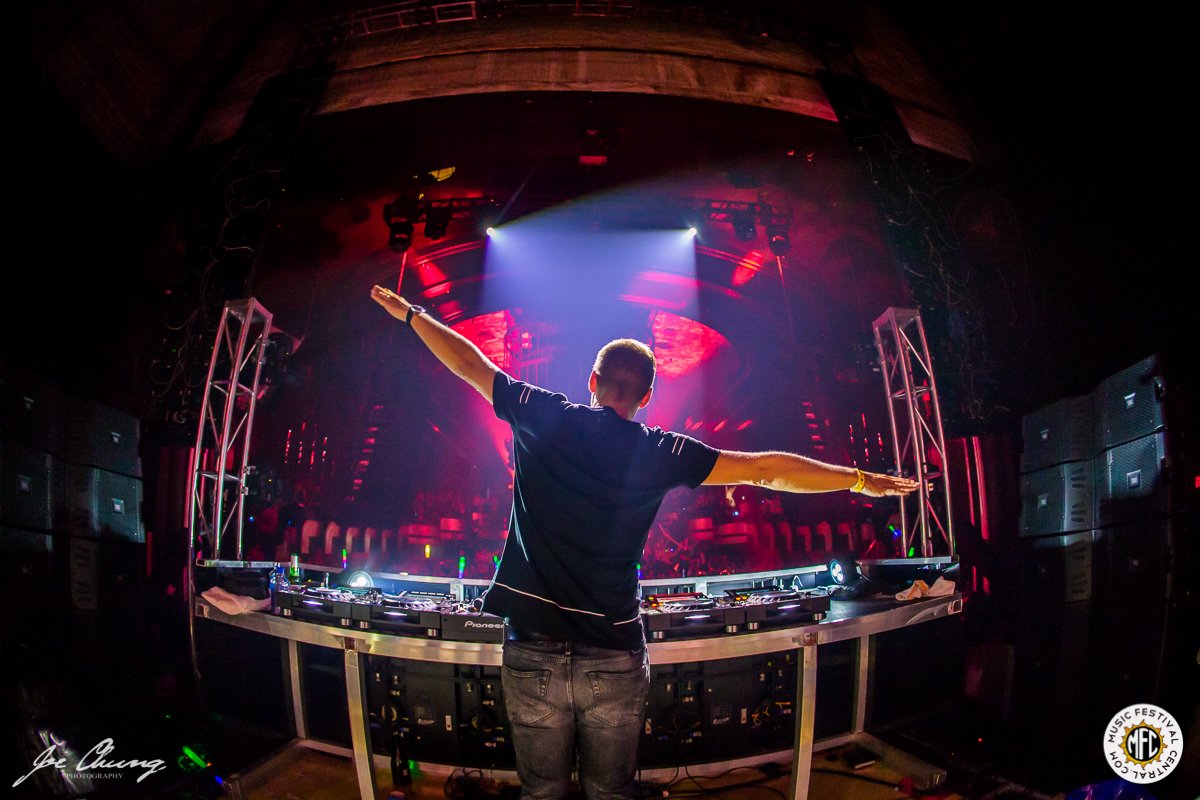 MFESTC's tweet photo. #tbt @arminvanbuuren @iconnightclub1 in #miami during #miamimusicweek! Baller pics by #JoeChung via #MFC - #arminvanbuuren #iconnightclub https://t.co/HHpDlndMCK