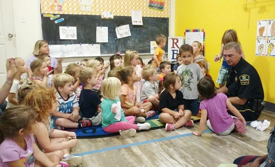 SheriffWrightSC's tweet photo. Sheriff Wright @ Coast 2 Coast Kids this week talking about Community Helpers. He made lots of little deputies! #Spartanburg #SC #VoteWright https://t.co/vMgoMjI4hq