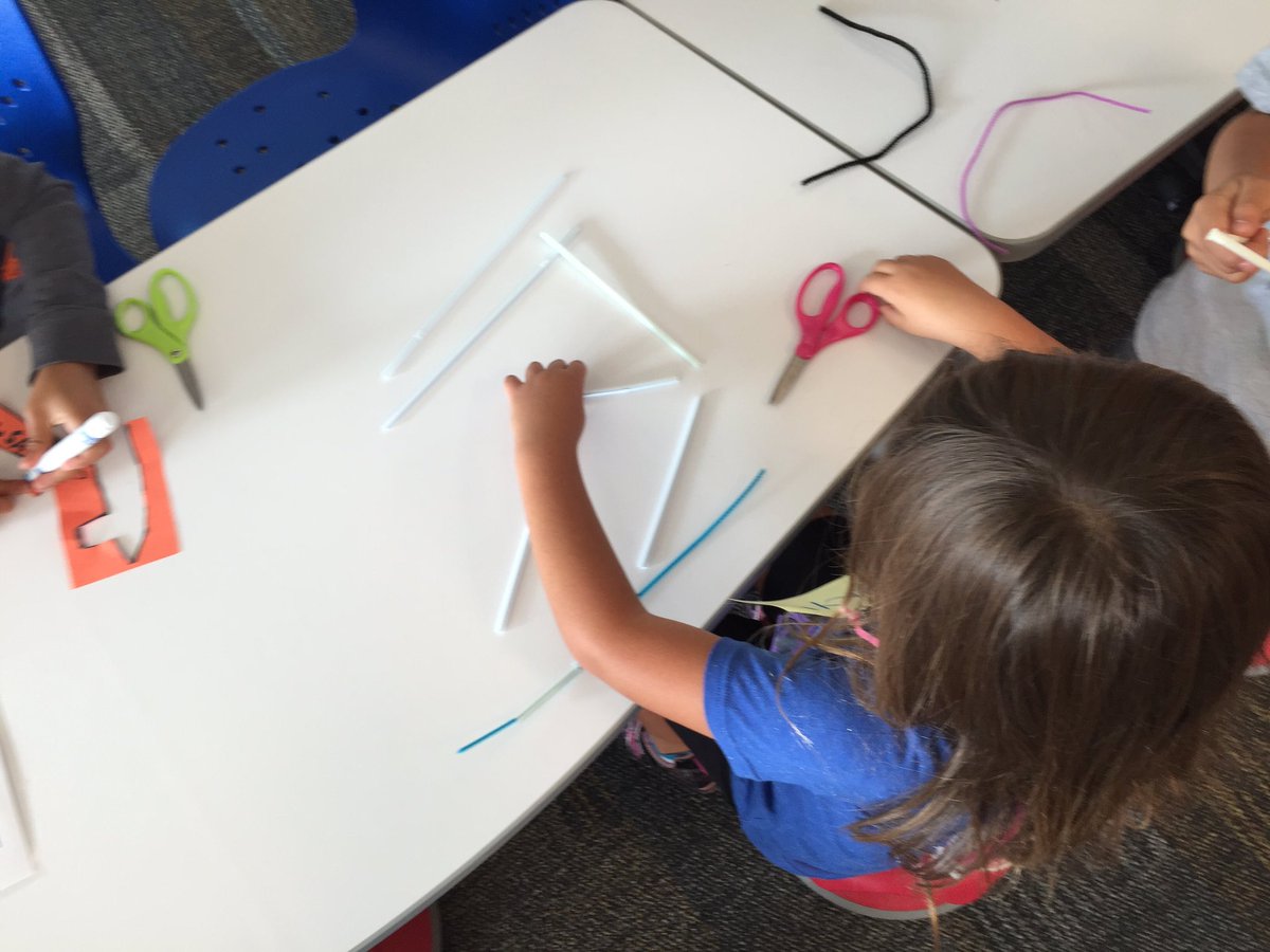 RachelGoulette's tweet photo. First day in our Makerspace!  Thank you Mr Garcia!  #1stgraseSTEAM #centralparksteam https://t.co/1JKkcg8iEk
