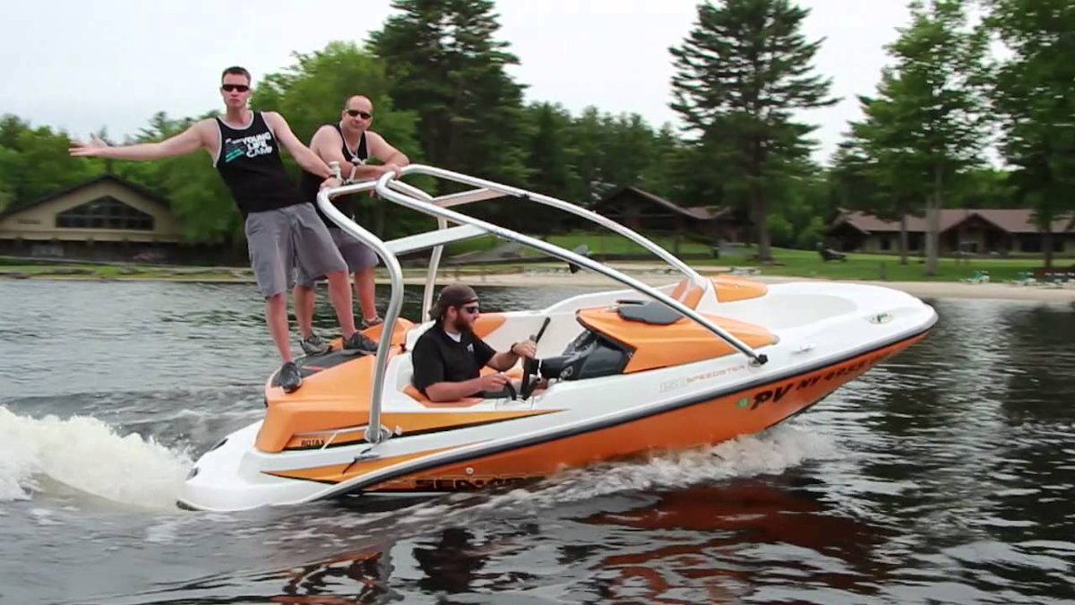 2 DAYS OUT! Reason #4 to come on YLC Fall Getaway: boats and wake boarding. Can you do that on campus? goo.gl/forms/qb0Mk0PU…