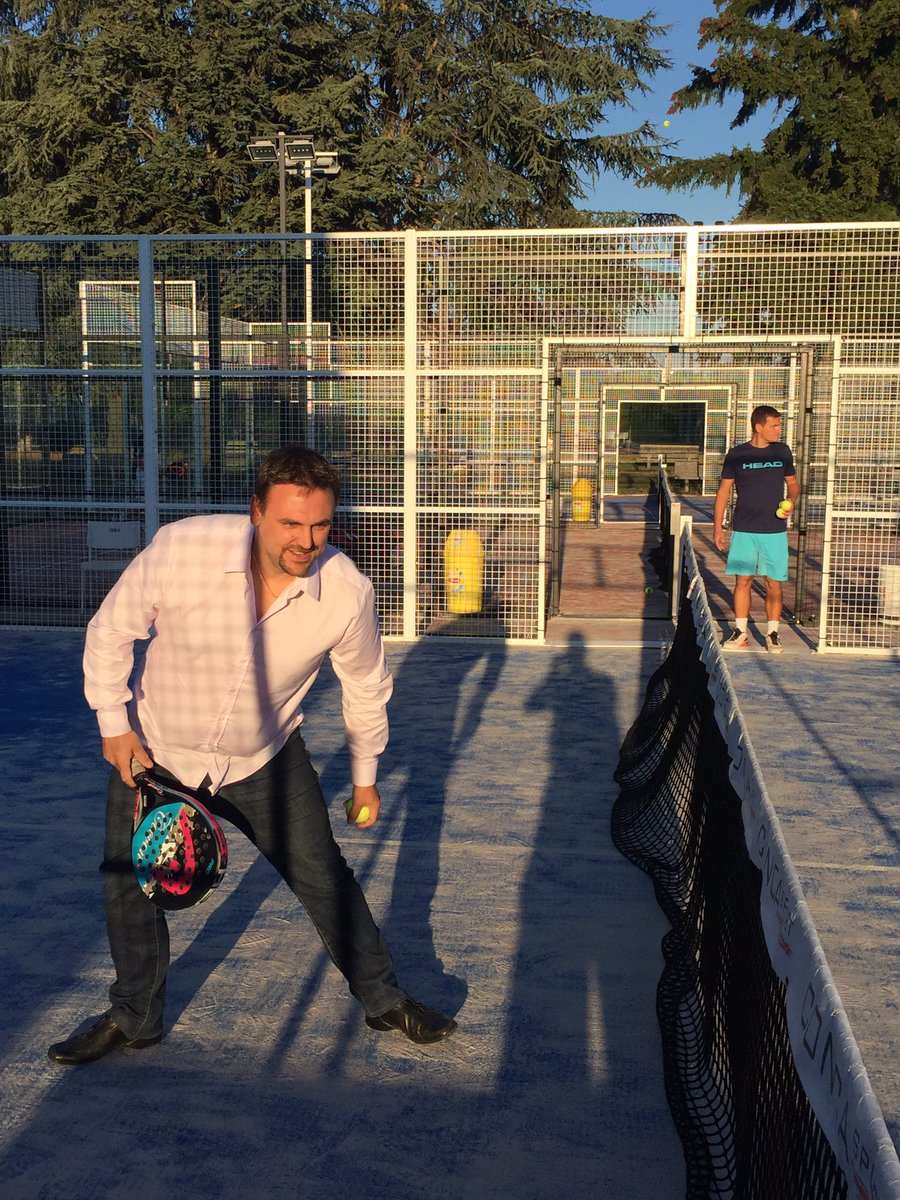 cb_lyon's tweet photo. En direct de la soirée #CluBusiness au tennis club La Pape ! Une partie de tennis avant de se connecter avec d'autres entrepreneurs 🎾  #lyon https://t.co/UaxGFECY5o
