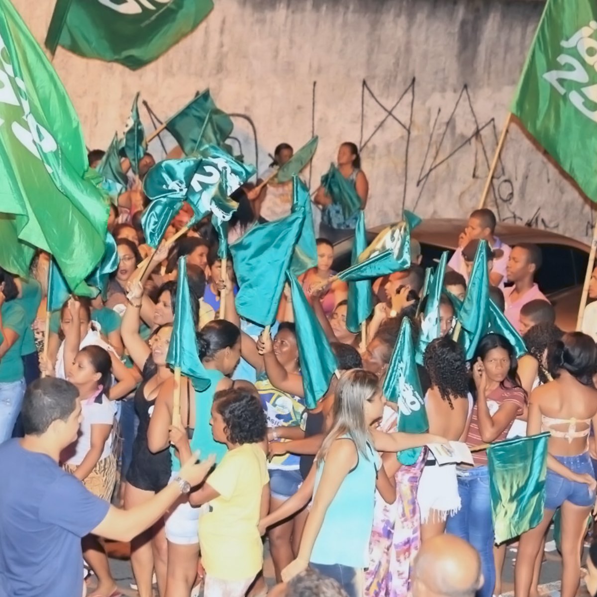joaoalvesfilho's tweet photo. Na "Pisadinha" do nosso amigo Branca de Neves nesta quarta, 28, recebemos o apoio e o carinho daqueles dizem sim ao 25! #Joao25 https://t.co/nnTbFoAB0p