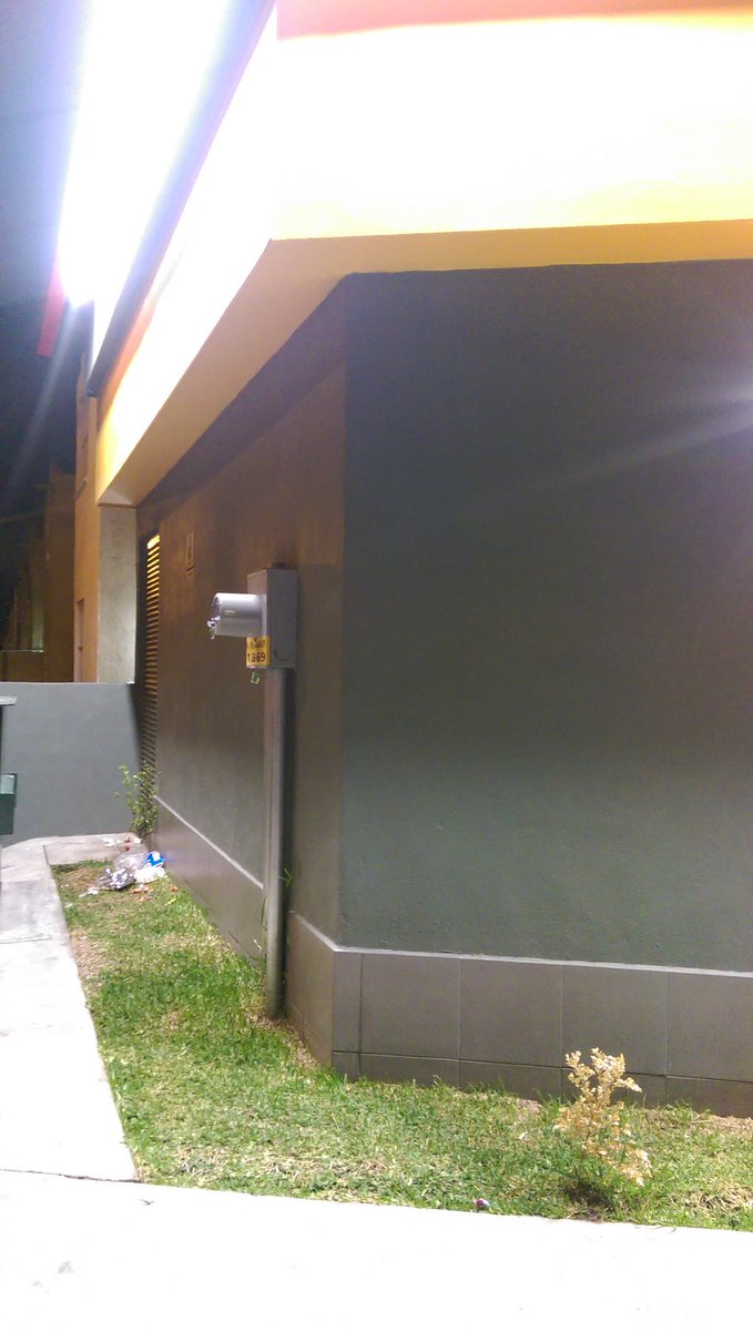 AusePonce's tweet photo. @OXXO_Escucha SOS seguimos con problemas de basura esto es cada ocho días @Apestan_JAL https://t.co/9VPToFtCmg