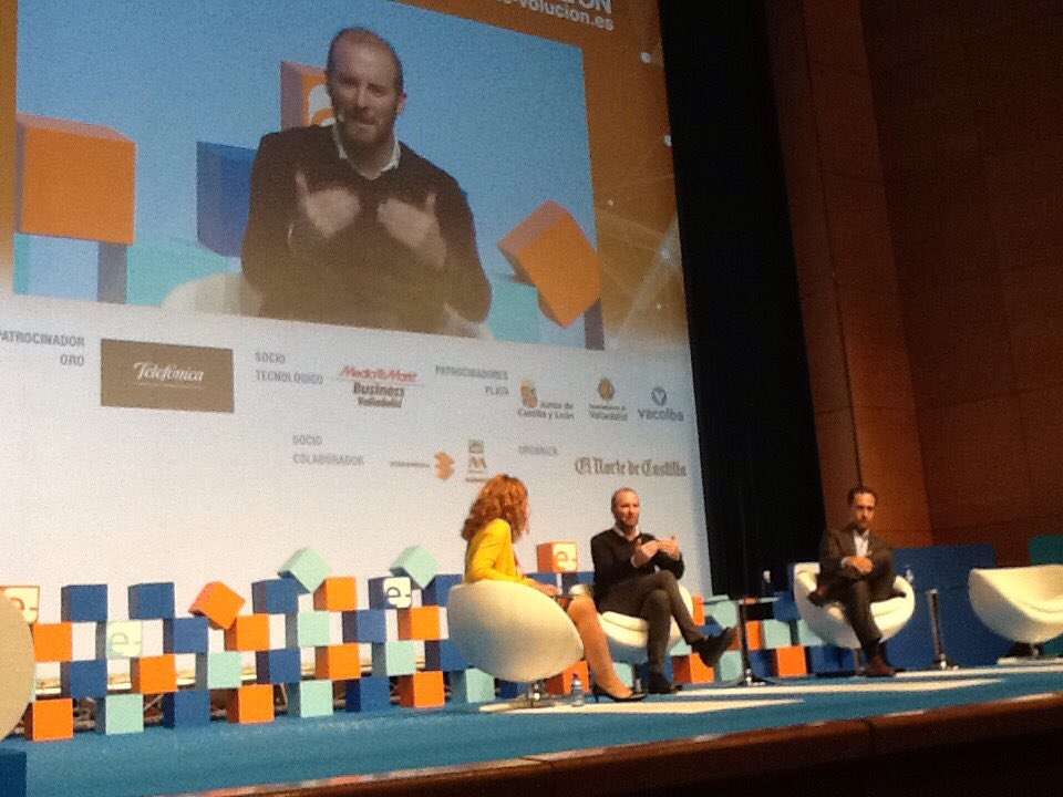 e_volucion's tweet photo. La última mesa redonda sabe a emprendimiento @RafaRuralka @jlmontesino y @sonianorte #e_congreso https://t.co/UTUNHiBGEZ