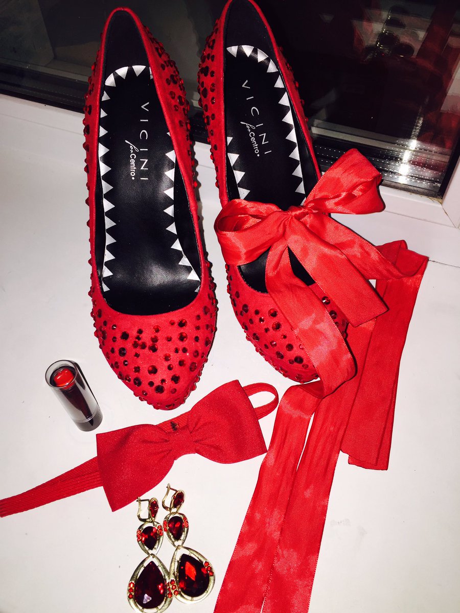 AnRotenko's tweet image. Детали😍 мой любимый красный😌