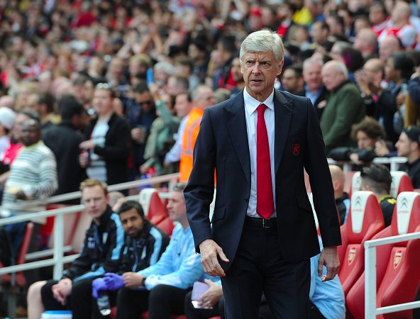 QuotesOfWenger's tweet photo. "The only way to fight time is to not look back too much. If you do, it can make you feel anxious and guilty." https://t.co/pY0ZgkIzYy