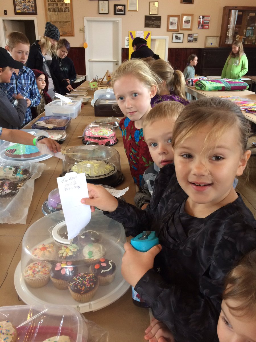 MrsC_LPS's tweet photo. Some Houghton Fair participants show off their prizes! @HoughtonHornets https://t.co/86YFzHuRn2