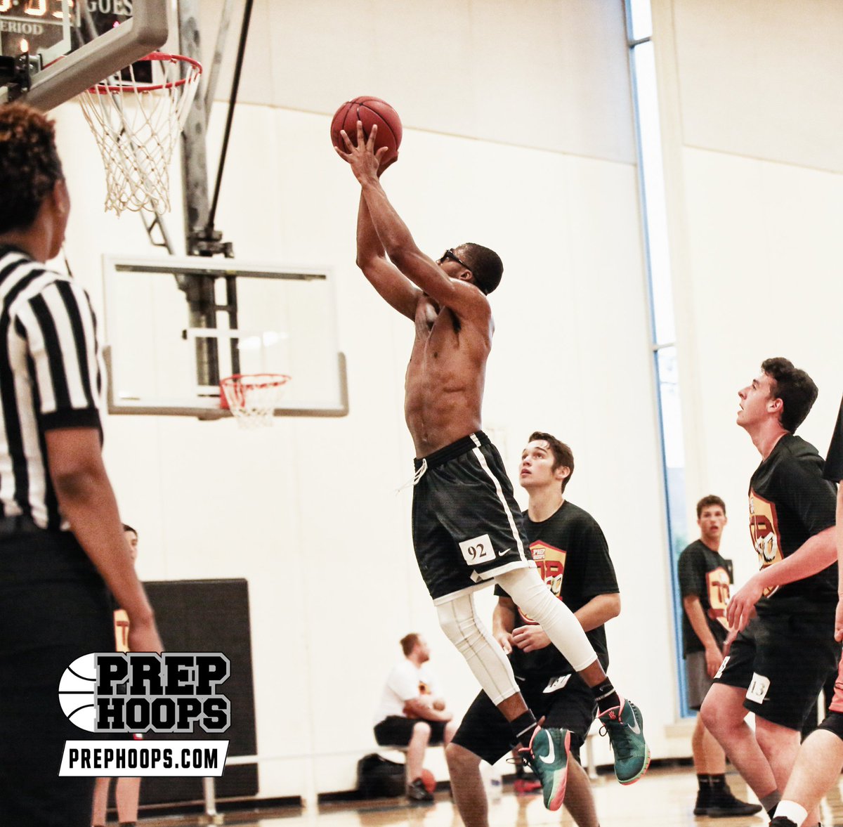 NorthstarAlex's tweet photo. Darryl Mayfield is a senior wing prospect whose role will certainly grow with Hopkins this winter. 

Read more: https://t.co/qu5qEzEIQS https://t.co/y2y1jfjVJF