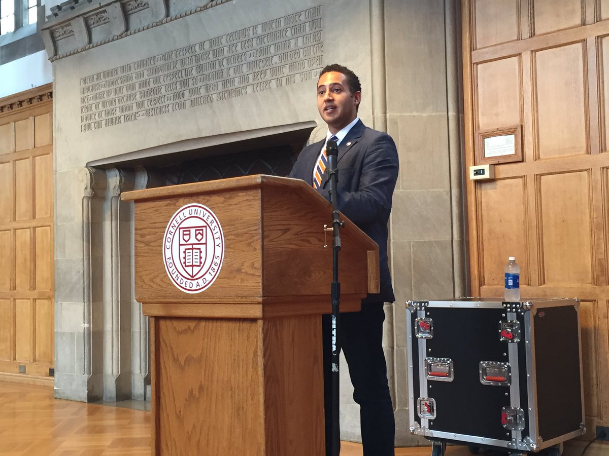 WICBNews's tweet photo. HAPPENING NOW: Mayor @SvanteMyrick explains the #IthacaPlan for solving problems of drug use in the city. https://t.co/OqiYNsj9cq
