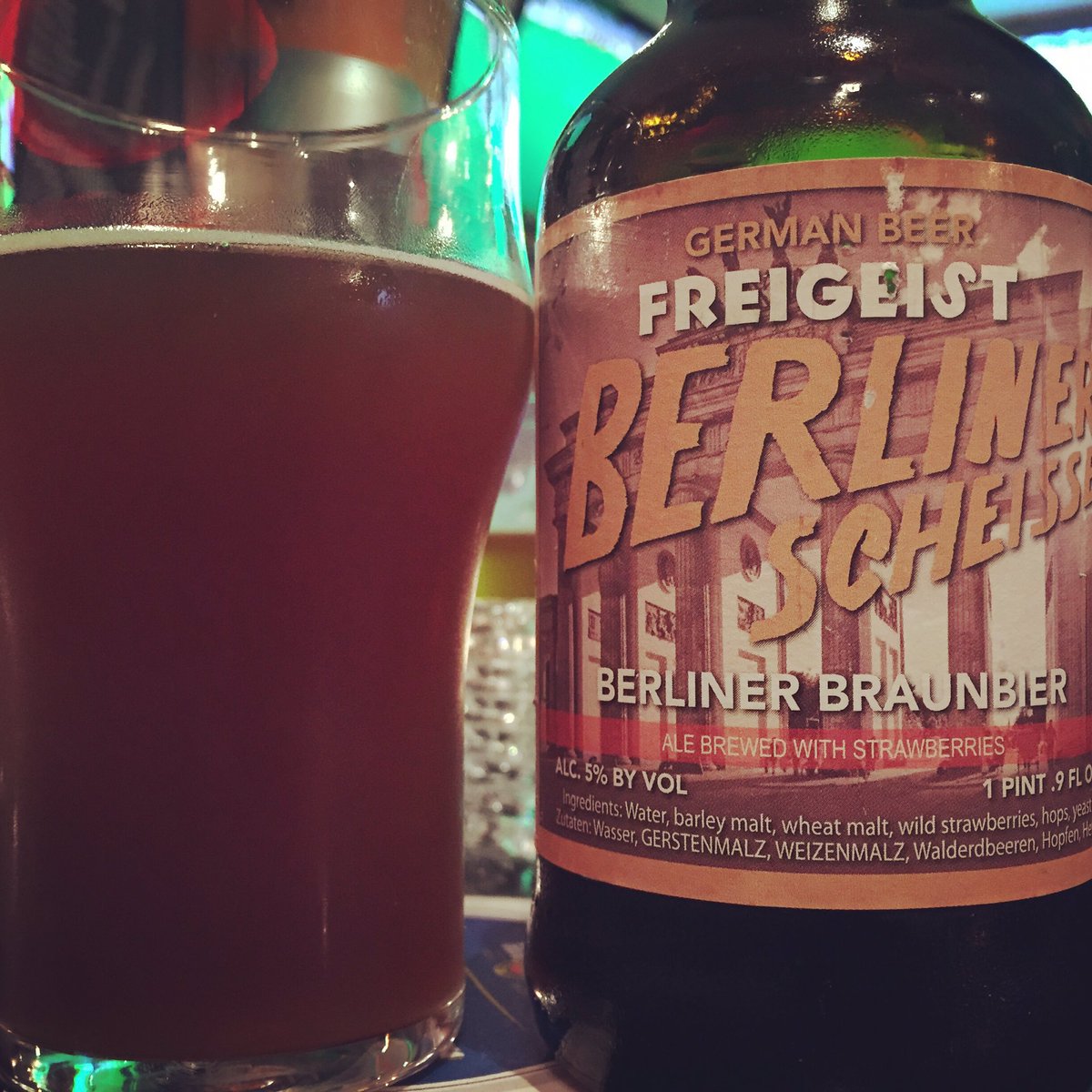 Enjoying #berlinerscheiße from #freigeistbierkultur! Düsseldorf Mojo Bar!🍻🤘#craftbeer #germanbeer #craftersbeer