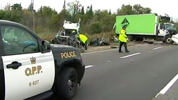 TheREFbox's tweet photo. All 401 lanes re-opened near Highway 6 North after serious crash https://t.co/noXWEYHG4B #Kitchener #Waterloo https://t.co/hMHpHBJ7Fb