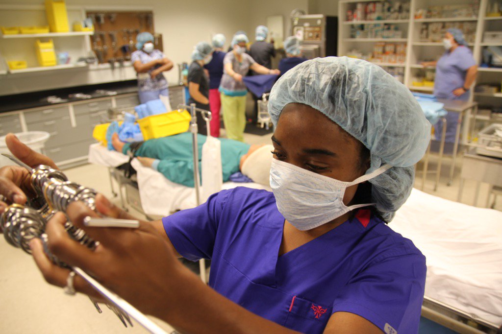 MOckertNC's tweet photo. Want to learn more about surgical technology? Attend an info session today @durhamtech 4pm. #HPW2016 #DoGreatThings https://t.co/t17EpWprfV