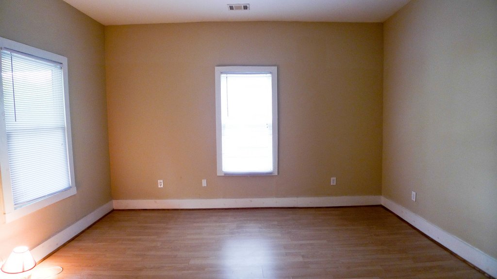 Leegstand langer dan zes maanden voortaan strafbaar, juridisch verklaard door <a href="/IlsevdPoel/">Ilse van der Poel</a> – #AmsterdamFM bit.ly/2dpdSyW