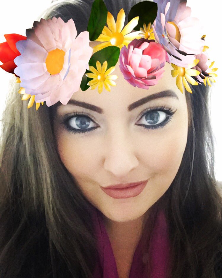 ChloeDunn22's tweet photo. Love a good snap chat filter #snapchat #filter #flowers https://t.co/OUatNtMA5Z