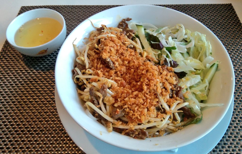 BakingCooking's tweet photo. Delicious Thursday dinner🍜🌶 Bún bò Nam Bộ #dinner #noodles #chilli #spicy #vienamese #delicious #treatyourself #thursday https://t.co/zQfmOIABSa