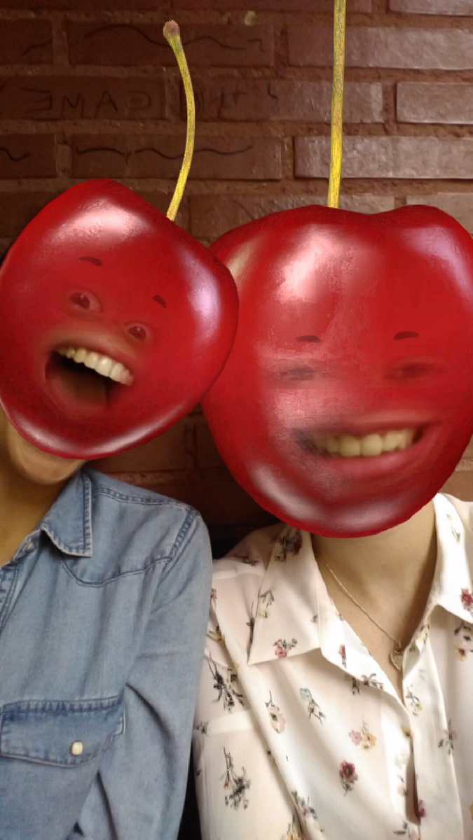 MariaSuarezR's tweet photo. 🙊🙊🍒🍒!! @ritaGarcia12 https://t.co/4GCkMFNMgy